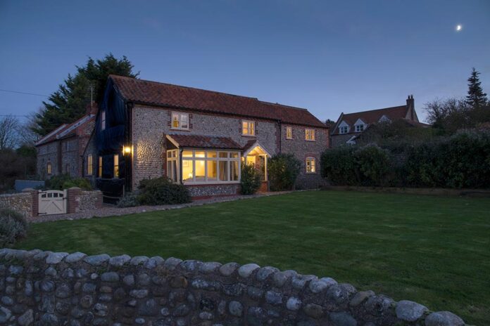 Creek Cottage - holiday cottage, Salthouse, Norfolk